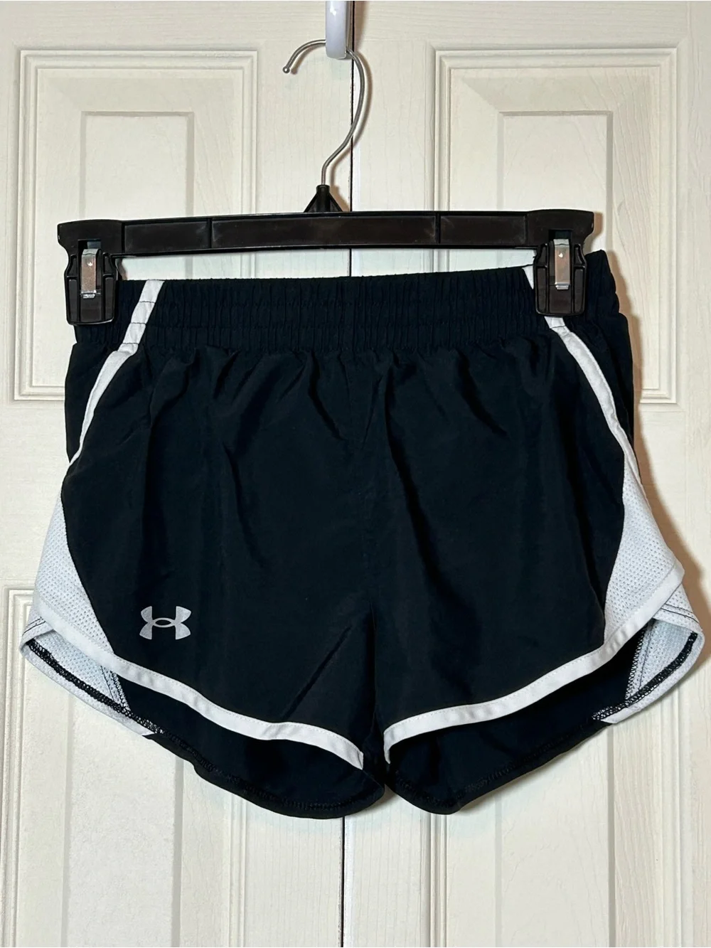 Under Armour Boys' Youth M Loose Fit Swim Trunks Black/ White